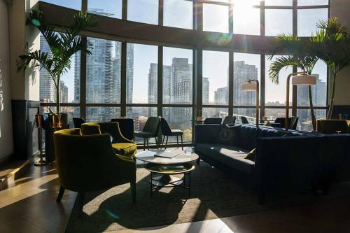 ห้องอาหาร, พาร์คเกอร์ โฮเทล แวนคูเวอร์ (Parker Hotel Vancouver) near แกรนวิลล์ ไอส์แลนด์