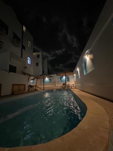 Fnex House
