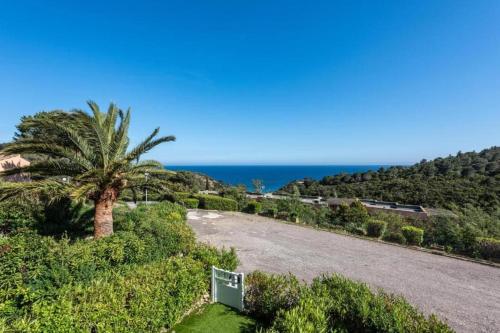 Terrasse avec Vue Mer Imprenable - Location saisonnière - Cavalaire-sur-Mer