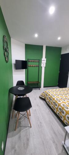 Studio Aloe tout confort rénové - Location saisonnière - Saint-Quentin