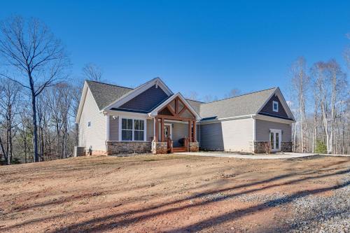 . 23-Acre Retreat | Wineries, Hiking & Fireplace