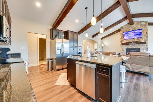 Home Gym and Fireplace Roaring River Retreat in Jonesville (Észak-Karolina)