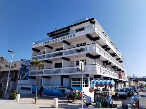 . Hotel Tropical