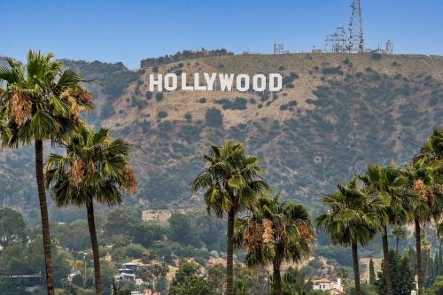 Lux 2BR in DT Hollywood w Balcony View and Fireplace