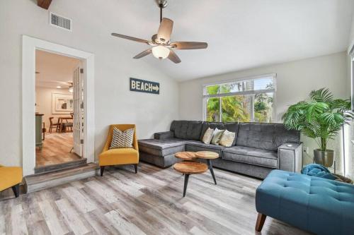 Family Friendly Beach Escape - Modern Retreat near Beaches - Sleeps 6 - Fast WiFi, Largo