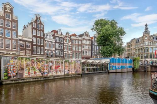 Elegant & unique canal house in famous canal area - image 12