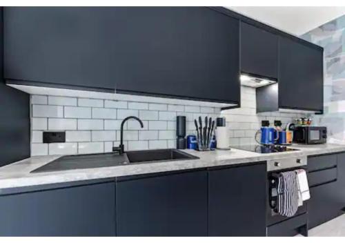 Three Bedroom Home - Perfect for Large Groups, Londra (foto 8)