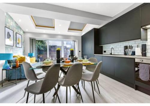 Three Bedroom Home - Perfect for Large Groups, Londra (foto 6)