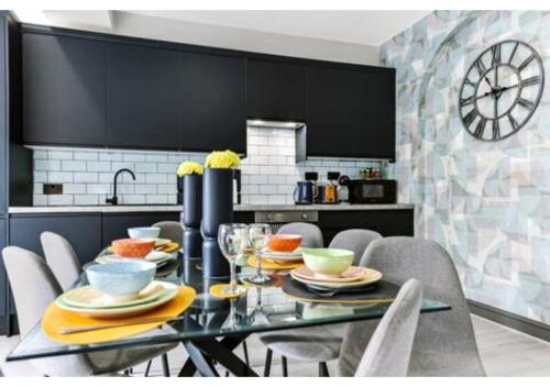 Three Bedroom Home - Perfect for Large Groups, Londra (foto 9)