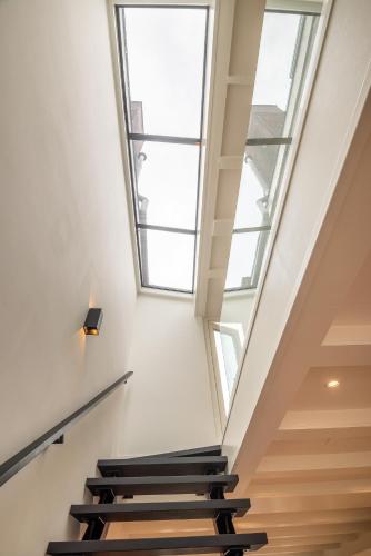 Elegant & unique canal house in famous canal area - image 4