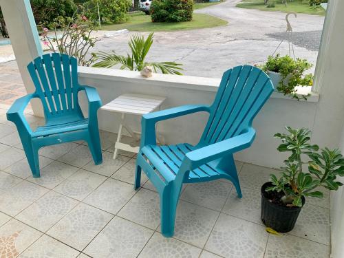 BLUE PAVILION | Steps to Beach | Three Adjacent Apartment Suites | for Multi-Families, Groups, West Bay (zdjęcie 8)