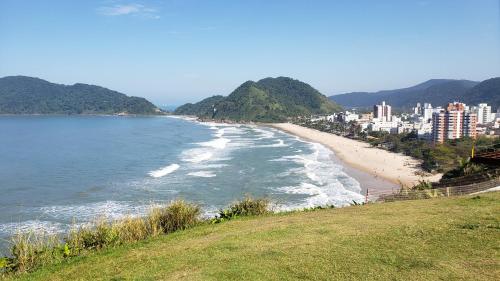 View, Apartamento no Tombo 30 metros da praia in Praia do Tombo