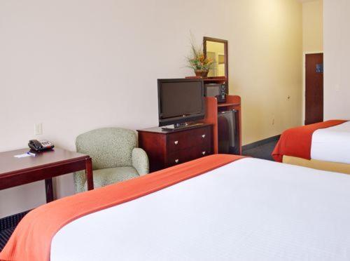 Holiday Inn Express Hotel and Suites Orange