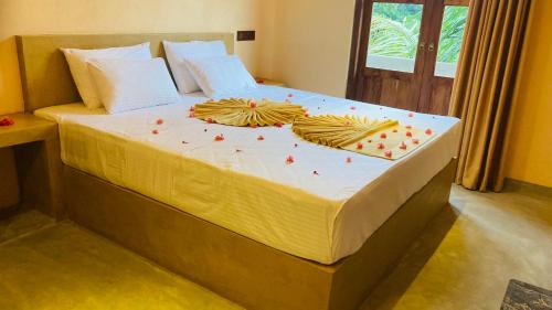 Double Room with Balcony image 10