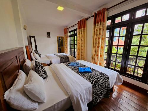2 double beds