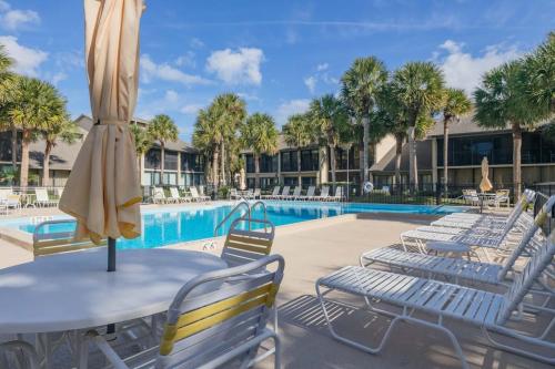 Ocean Gallery Condo, 3 minutes walk, Pool view in St. Augustine, USA