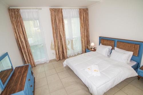 Luxurious Villa Dubai Marina - image 3