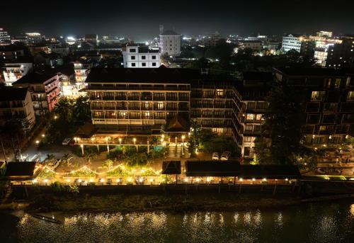 Buitenkant, Silver Naga Hotel in Vang Vieng