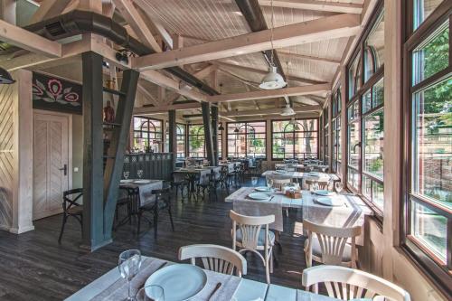 Restaurant, Villa Mozart in Truskavets
