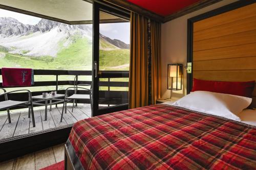 Double Room with Mountain View