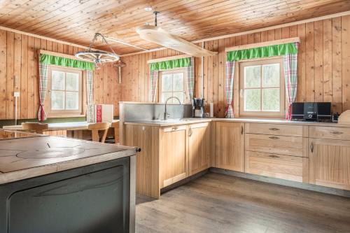 Hauserlhütte (Hauserlhutte) in เซเดอร์เฮาส์