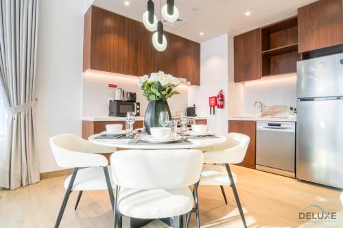 Kitchen, Magnificent 2BR at La Voile Jumeirah by Deluxe Holiday Homes near Bungalo34