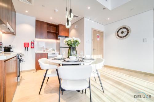 Kitchen, Magnificent 2BR at La Voile Jumeirah by Deluxe Holiday Homes near Bungalo34