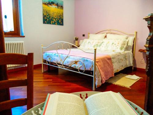 1 queen bed, 1 twin bed