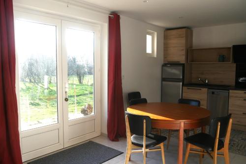 Зручності, La maison dans le pré (La maison dans le pre) in Агон Кутенвіль