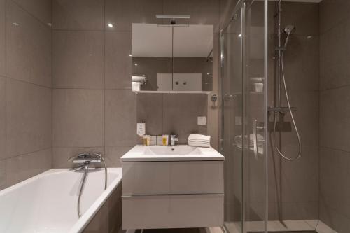 Pakat Residences - Photo 1