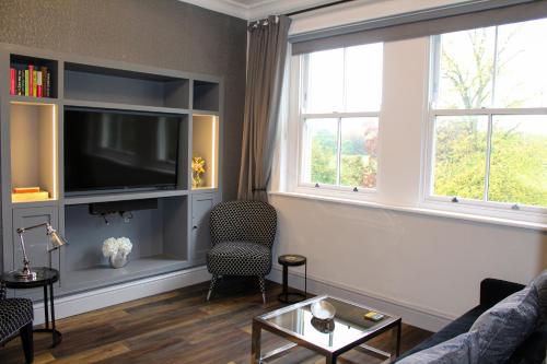 2 bedrooms, 3 beds