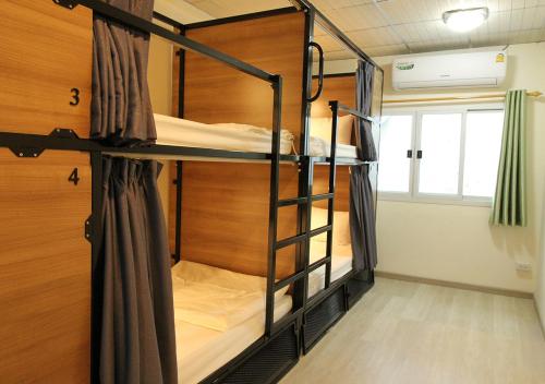 Chaiwat Hostel in Bangkok folyópart