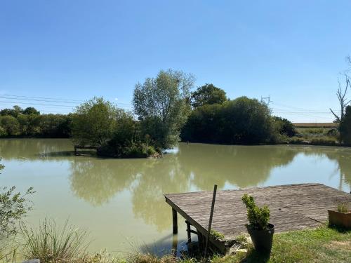 Cottage du Diot, son lac et son île