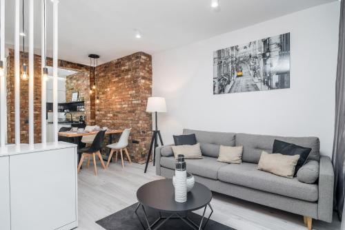 Beautiful WrocLoft Apartment by Renters