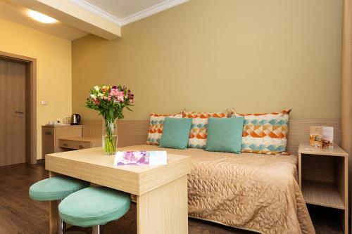 Geneva Hotel - image 5