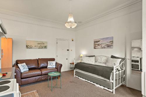 Finest Retreats - Atherfield Apartments No 7 - Sunny Side