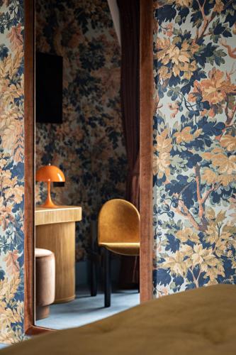 518818675 Hotel Florida Paris