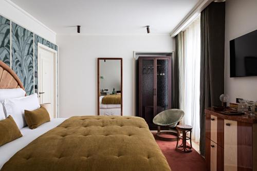 518821859 Hotel Florida Paris