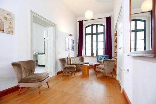 2 bedrooms, 3 beds