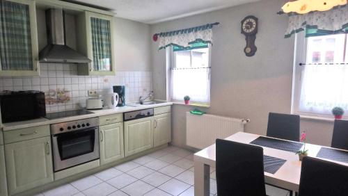 Tetjes Horstel - Ferienwohnung mit Balkon in Teterow