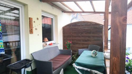 A szálláshely kívülről, Tetjes Horstel - Ferienwohnung mit Balkon in Teterow