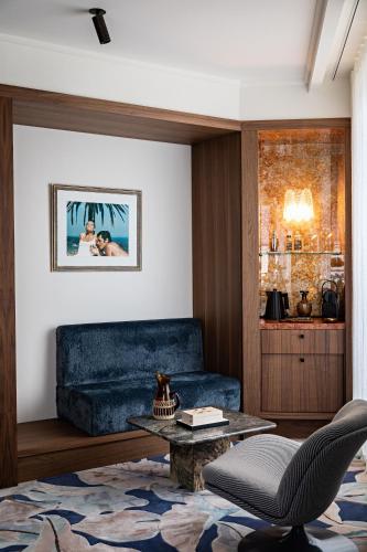 518825555 Hotel Florida Paris