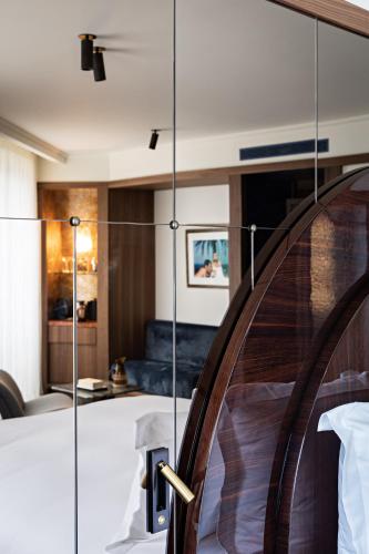 518825711 Hotel Florida Paris