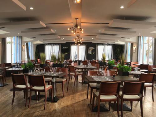 LOGIS Hôtel & Restaurant - Les Bords de Seine (LOGIS Hotel & Restaurant - Les Bords de Seine) in La Roche-Guyon
