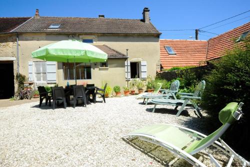 La tanière (La taniere) in Arthonnay