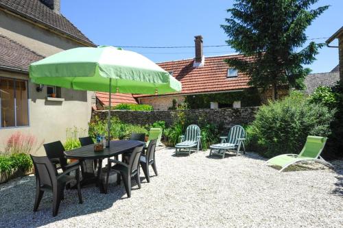 La tanière (La taniere) in Arthonnay