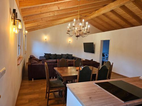 Penthouse-Ferienwohnung auf Rups Hof in Landau an der Isar, Deutschland