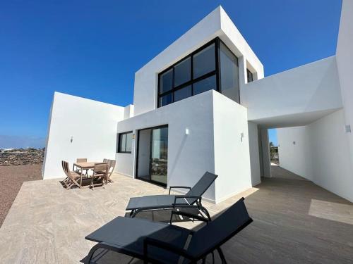 Villa with views in Lajares