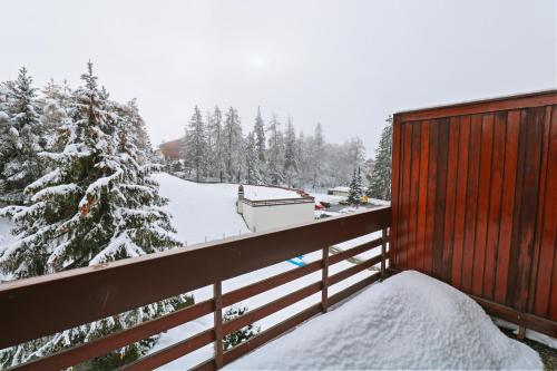 Uitzicht, Joli studio avec parking gratuit in Chermignon