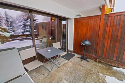 balkon/terras, Joli studio avec parking gratuit in Chermignon
